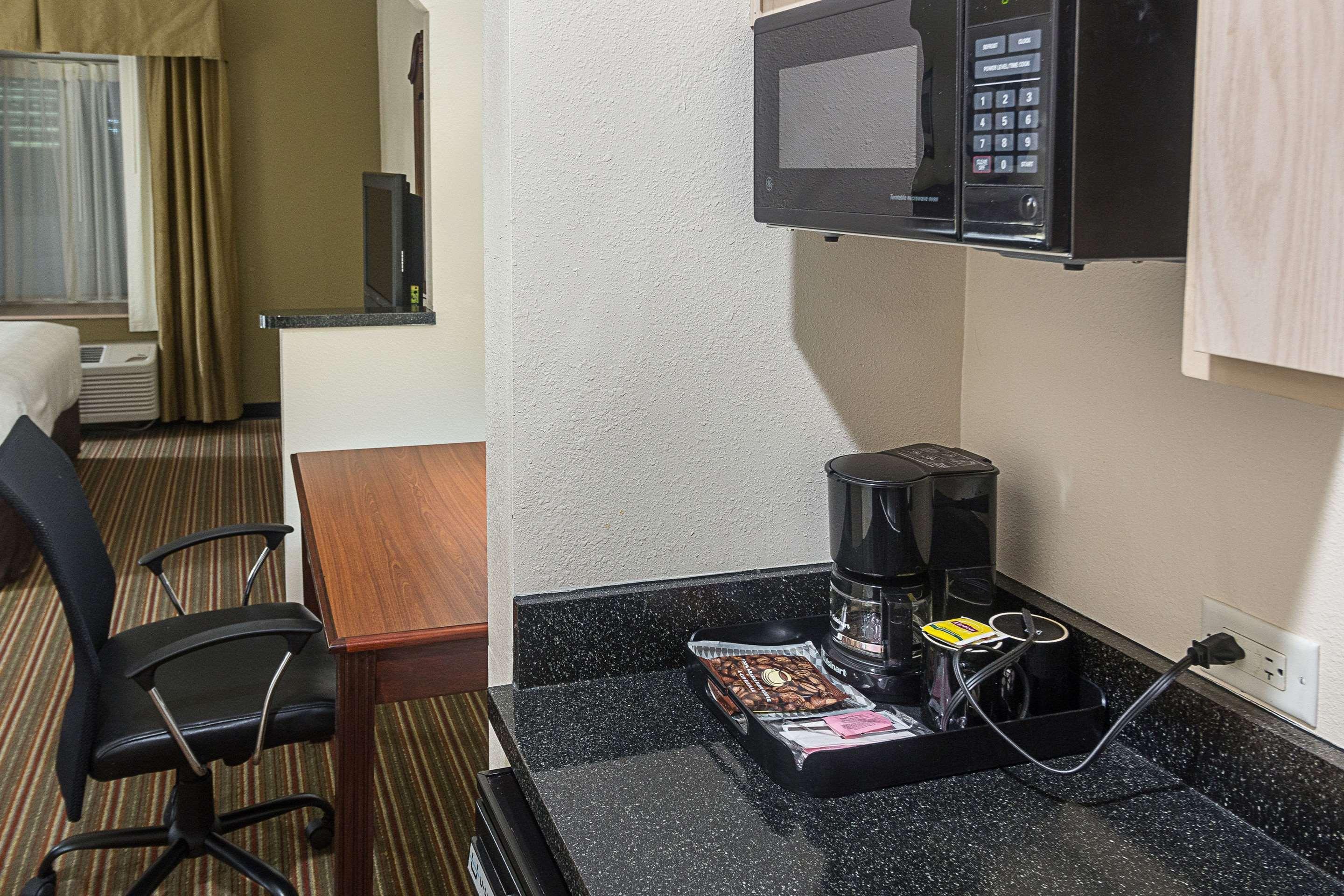 Quality Inn & Suites West Chase Houston Extérieur photo