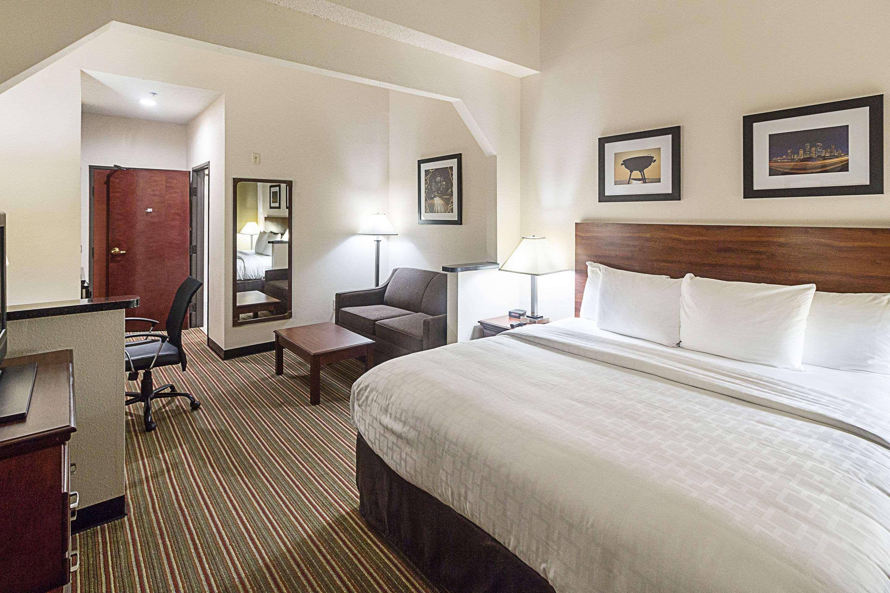 Quality Inn & Suites West Chase Houston Extérieur photo
