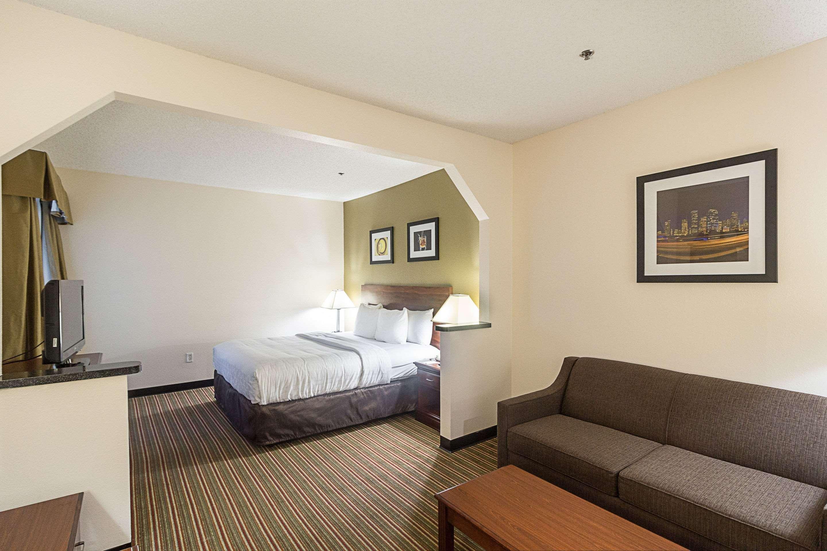 Quality Inn & Suites West Chase Houston Extérieur photo