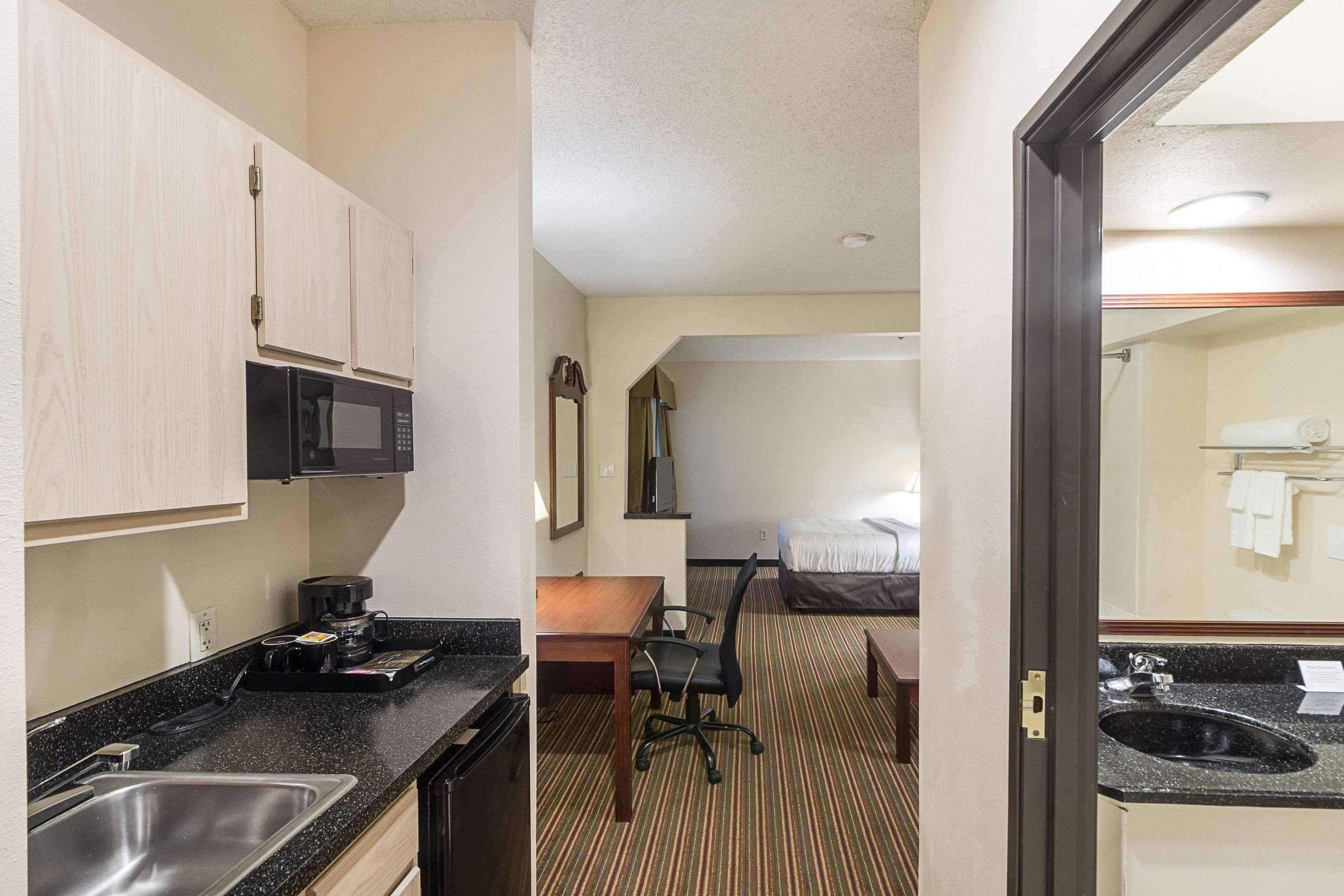 Quality Inn & Suites West Chase Houston Extérieur photo