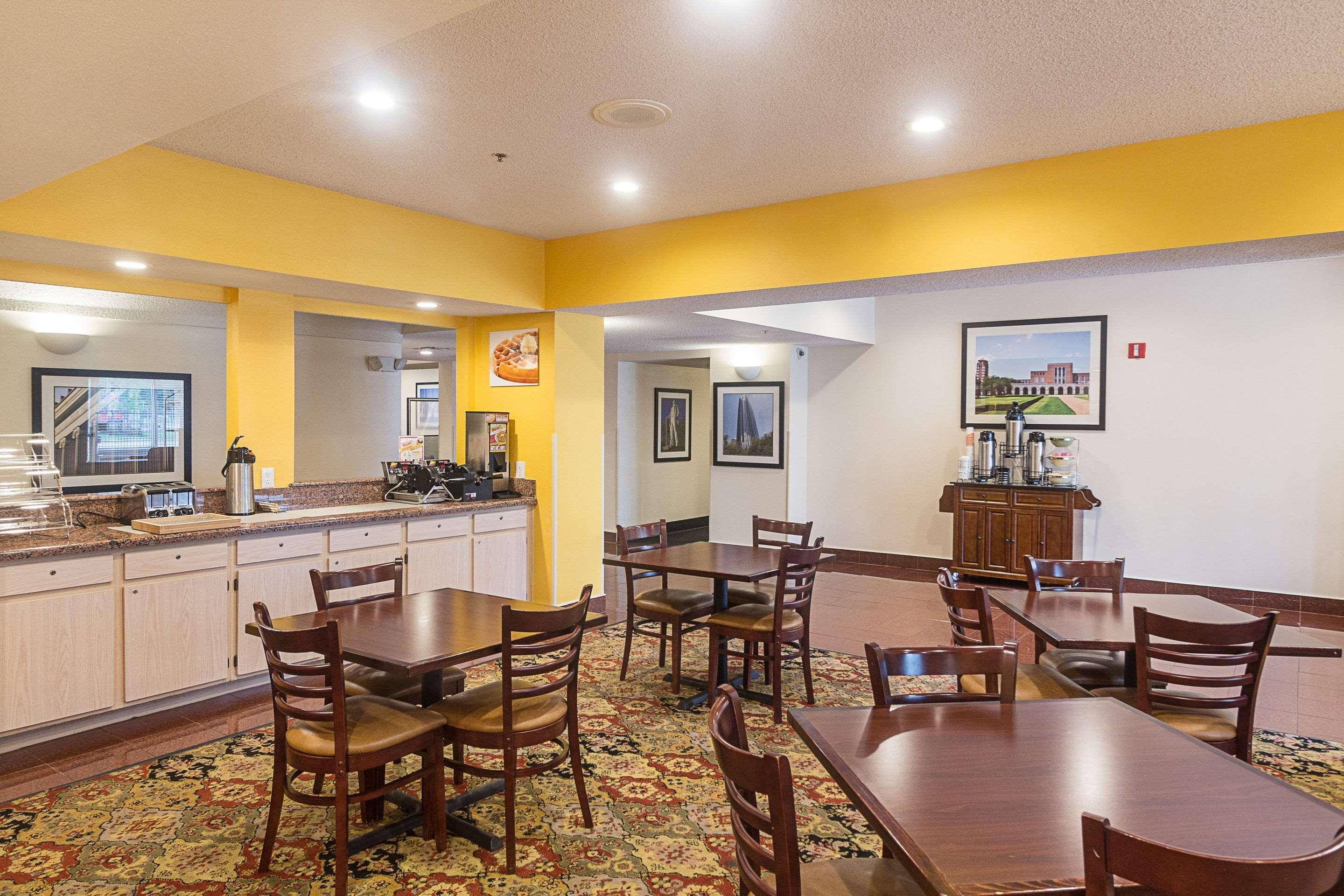 Quality Inn & Suites West Chase Houston Extérieur photo