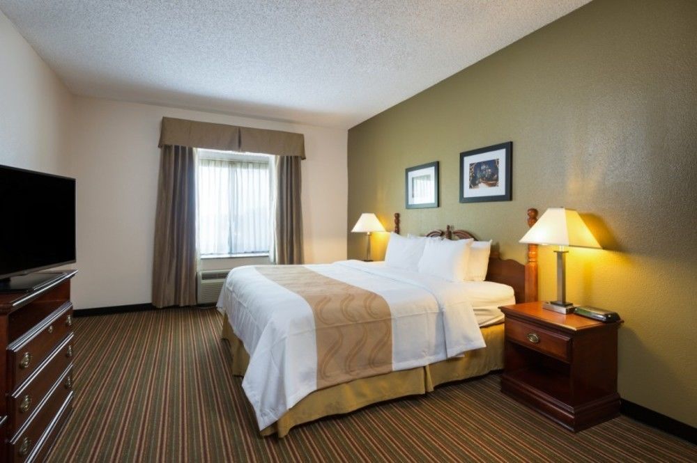 Quality Inn & Suites West Chase Houston Extérieur photo