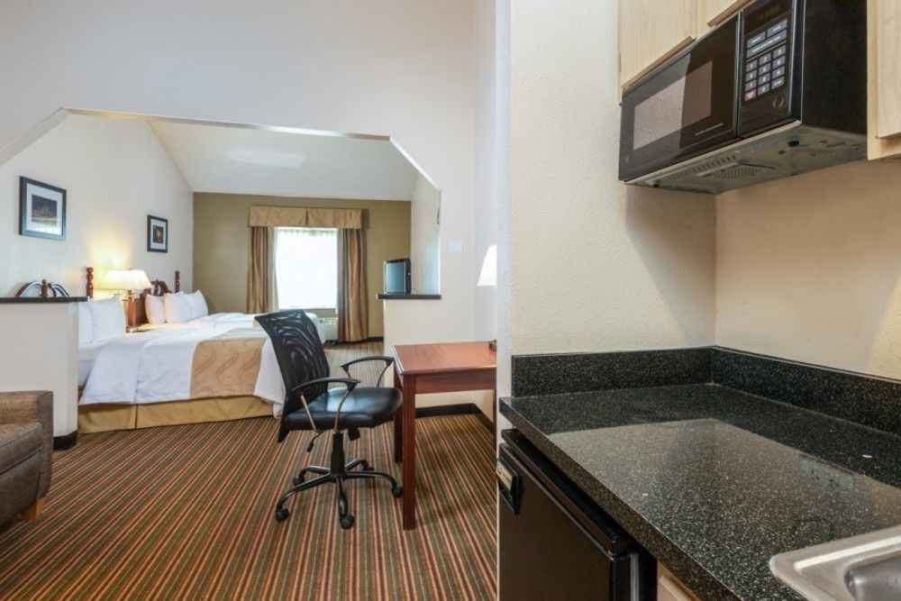 Quality Inn & Suites West Chase Houston Extérieur photo